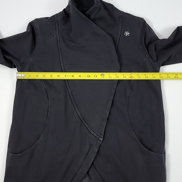 Lululemon That's A Wrap Women's Black Wrap Cardigan Thumbholes Size 8 - Picture 14 of 15